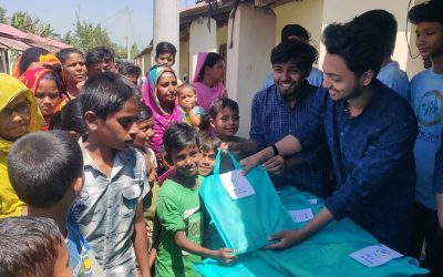 ঈদে সুবিধাবঞ্চিত শিশুদের মাঝে পোশাক বিতরণ করলেন উদ্দীপ্ত তরুণ