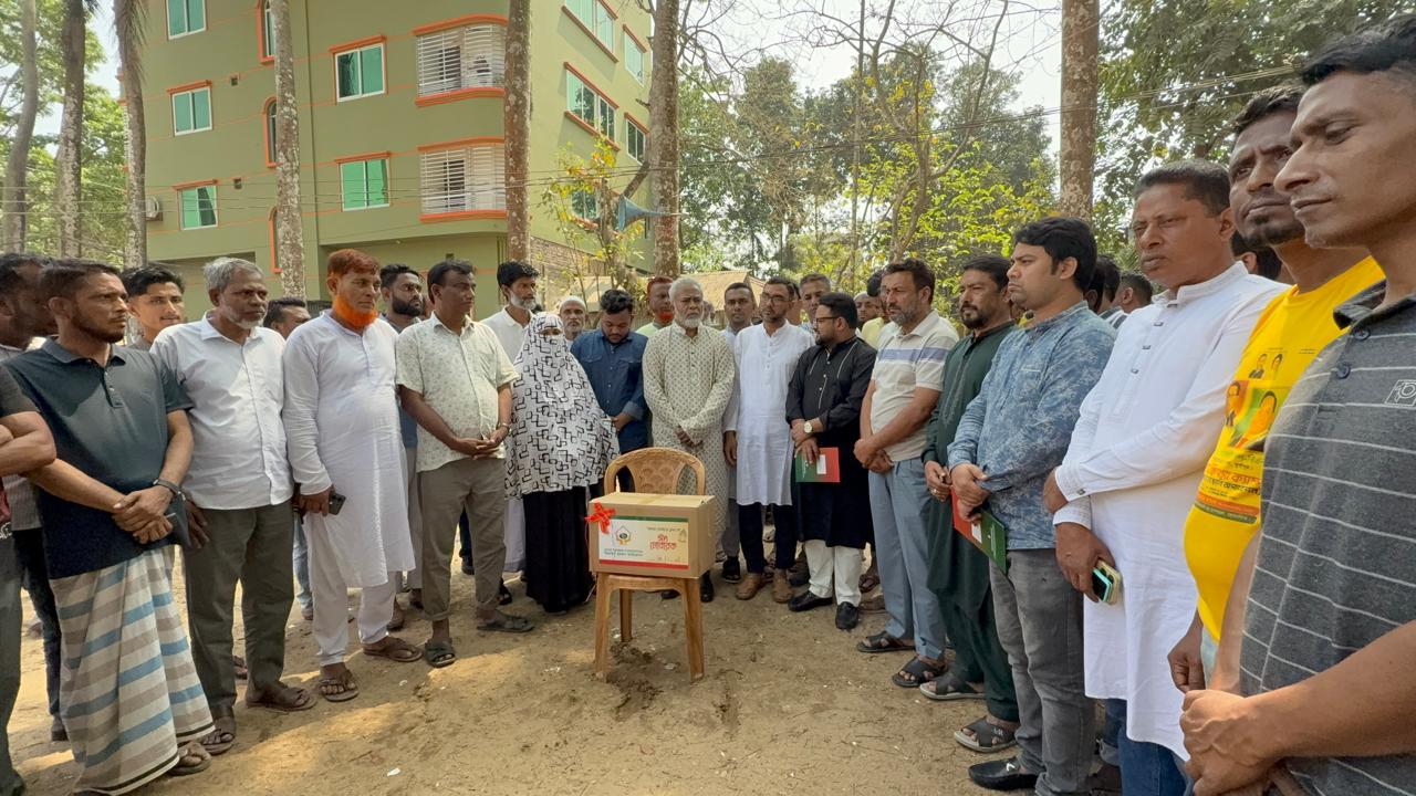 দুর্গাপুরে চার শহীদের পরিবারে জিয়াউর রহমান ফাউন্ডেশনের ঈদ উপহার