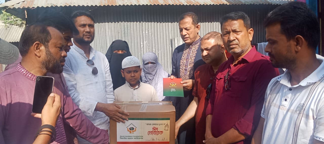 মধুপুরে জুলাই আগষ্টে নিহত দুই শহীদ পরিবারকে ঈদ উপহার প্রদান