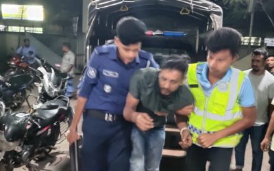 নাজিরপুরে ছাত্রদল নেতা হত্যা মামলার আসামিকে গণপিটুনি দিয়ে পুলিশের কাছে হস্তান্তর