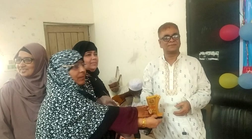 ৩৬ বছর পরে প্রিয় বিদ্যাপীঠে বন্ধুদের মিলন মেলা খুশিতে মেতে উঠে সবাই