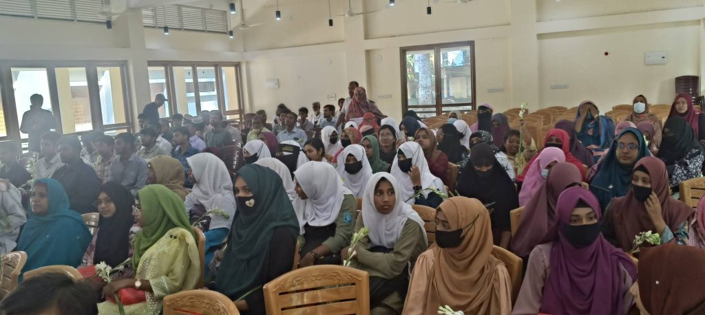 সাঁথিয়ায় এসএসসি ও দাখিল পরীক্ষায় এ-প্লাস প্রাপ্ত কৃতি শিক্ষার্থীদের সংবর্ধনা দিলেন পাবনা সাঁথিয়া সমিতি