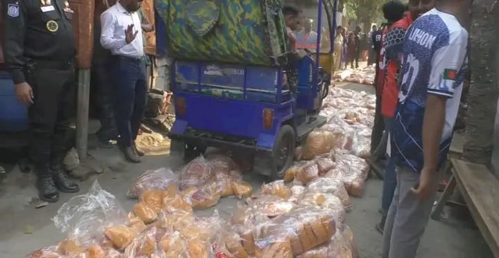 গাইবান্ধা দুই সেমাই কারখানায় যৌথ অভিযান‎ রং মিশ্রিত পণ্য জব্দ, জরিমানা ও কারাদণ্ড