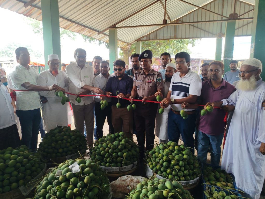 ভোলাহাট আম ফাউন্ডেশন'র বাজার শুভ উদ্বোধন অনুষ্ঠিত