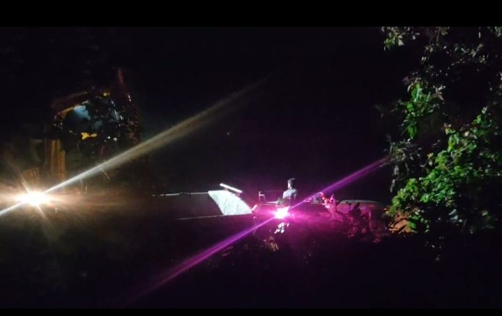 ভোলাহাটে প্রশাসনের অভিযানের পরও গভীর রাতে ড্রেজার দিয়ে মাটি কাটার মহোৎসব